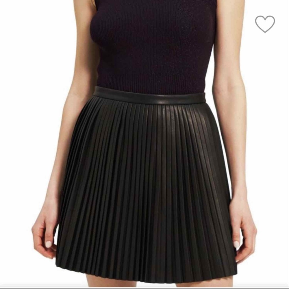 NWT Theory Lamb Leather Pleated Mini Skirt Size 0